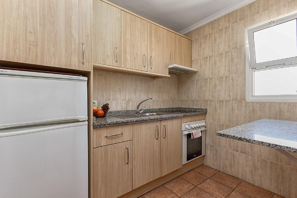 Apartamentos Embajador ฟูเอนฮิโรลา ภายนอก รูปภาพ